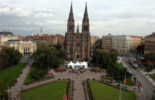 Namesti Miru