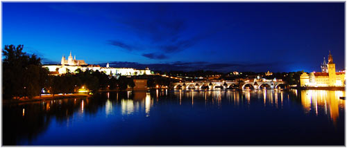 prague_atnight.jpg